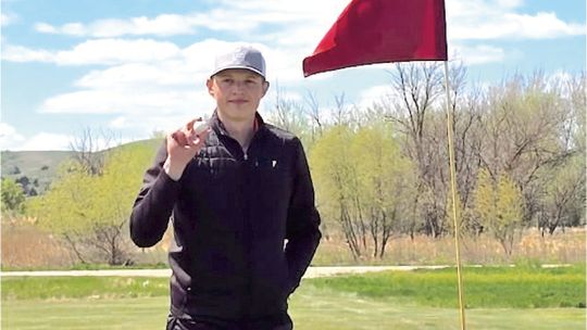 Gubbels hits hole-in-one at Niobrara golf meet