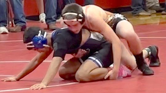 Tiger wrestle at Plainview meet