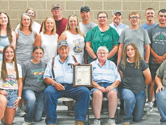 Larry and Karen Foster receive Hall of Fame Award