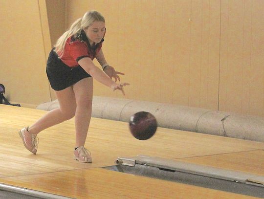 Pirate bowling team finishes season