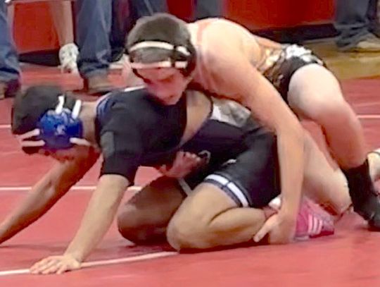 Tiger wrestle at Plainview meet