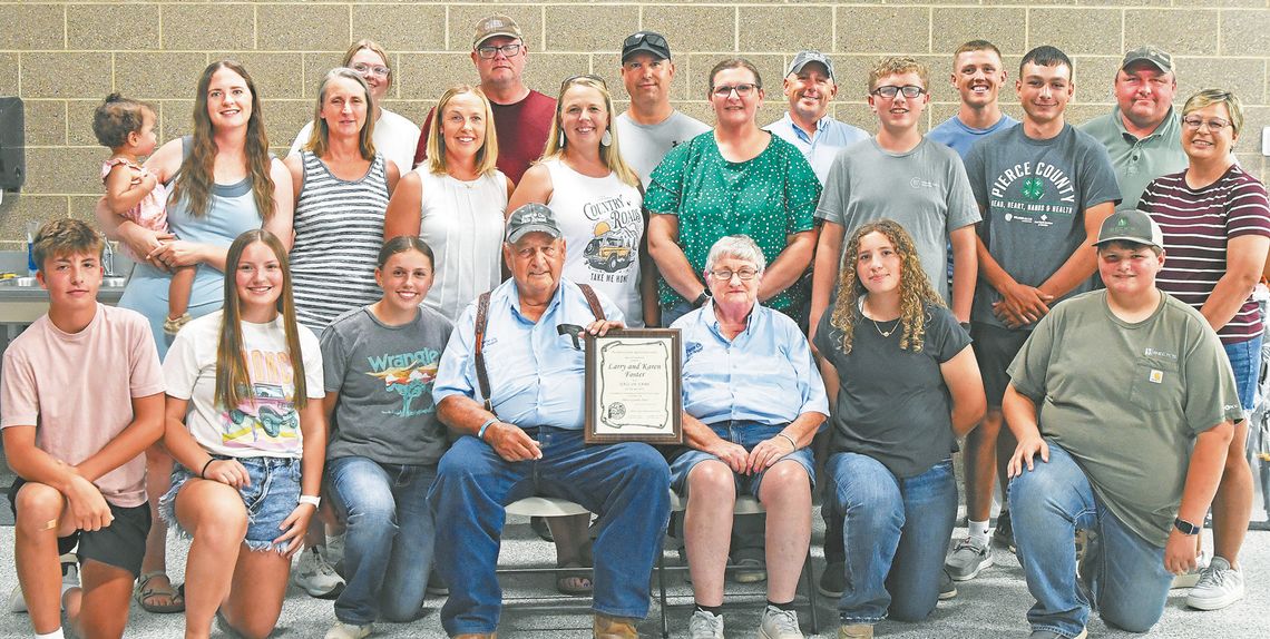 Larry and Karen Foster receive Hall of Fame Award