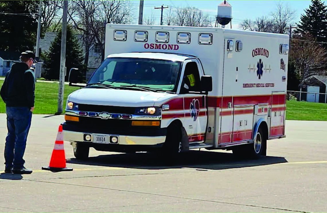 Osmond EMTs take continuing education course