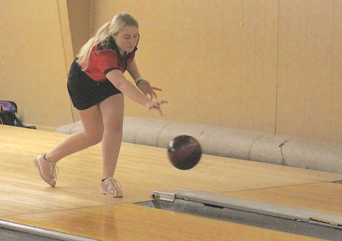 Pirate bowling team finishes season