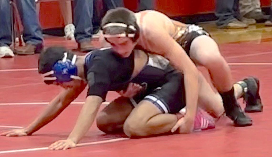 Tiger wrestle at Plainview meet