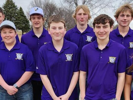 Members of the 2024 Wausa golf team are: (back) Colton Hagemann, Brady Bloomquist, Kayton Anderson, Lincoln Thorell, Jake Munter, (front) Cody Bloomquist, Vincent Vanness, Drew Rumsey, Matthew Rumsey and Olivia Barta. Mark Mahoney | Wausa Gazette