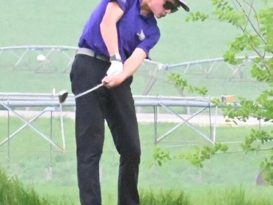 Lincoln Thorell (above) and Kayton Anderson (right) are members of the Wausa golf team.